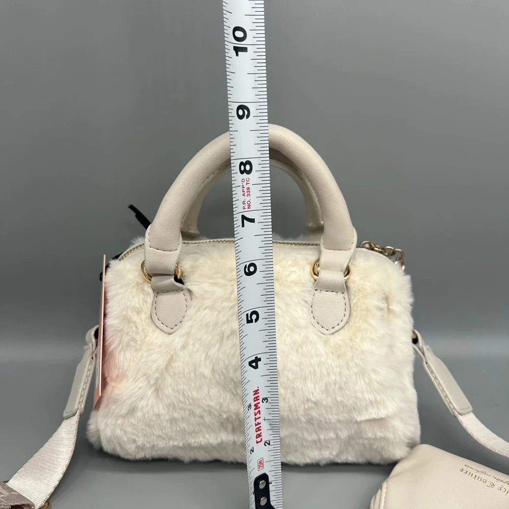 Juicy couture semi charmed satchel purse